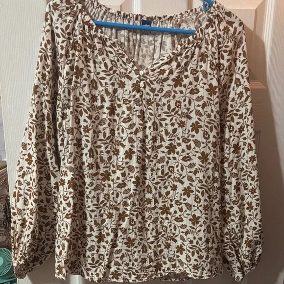 Old Navy Floral Print Blouse in Brown and Cream Size Medium - Picture 6 of 7